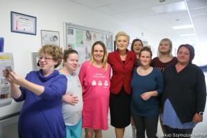 Pierwsza Dama odwiedziła wcześniaki w warszawskim szpitalu