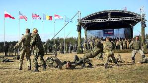 Praga: Jubileuszowe obchody rozszerzenia NATO o państwa V4 na Zamku Hradczany