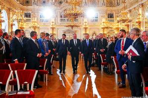 Praga: Jubileuszowe obchody rozszerzenia NATO o państwa V4 na Zamku Hradczany