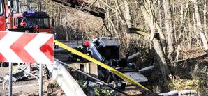 [VIDEO] Makabryczny wypadek w powiecie świebodzińskim! Pięć ofiar! Mieli od 17 do 19 lat. Jechali do pracy