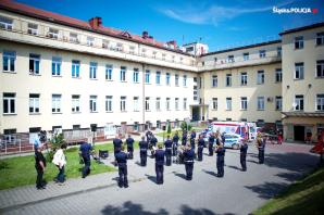 [VIDEO] Muzyczna niespodzianka w wykonaniu orkiestry KWP w Katowicach