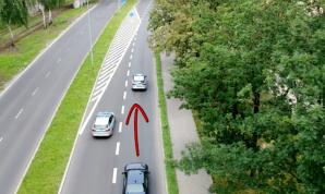 [VIDEO] Policjanci przypominają o jeździe „na suwak”