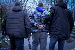 [VIDEO] Uderzenie w gang powiązany z pseudokibicami 