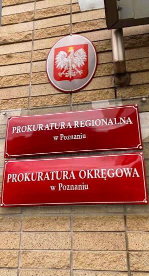 [VIDEO] 4-latkowi przypierdoli matka czy babka? Nowe, szokujące nagrania! A po zapowiedzi kopnięcia w głowę przez konkubenta i naszej interwencji, do akcji wkracza Prokuratura Okręgowa w Poznaniu!