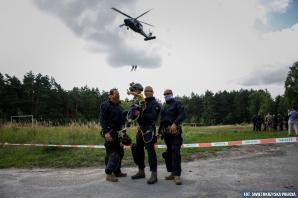 [VIDEO] Gotowi do podjęcia najtrudniejszych zadań. Black Hawk który niedawno wrócił z działań ratowniczo-gaśniczych w Turcji.