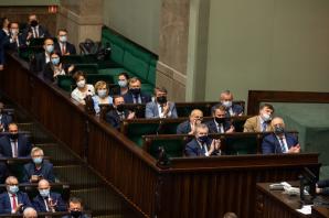 [VIDEO] Szef MSWiA w Sejmie: Będziemy bronili prawa do suwerennego przestrzegania integralności naszej granicy państwowej. Działania Łukaszenki to odwet za wsparcie, jakiego Unia Europejska, Polska i Litwa udzielają opozycji białoruskiej.