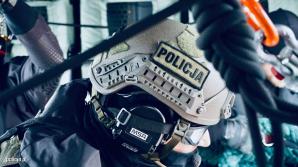 Black Hawk, z pokładu którego pomagali gasić pożary w Turcji, nad Bałtykiem. Na okrętach i platformie wiertniczej ćwiczyli policyjni lotnicy i kontrterroryści