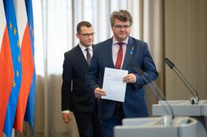 [VIDEO] Polska pomaga osobom uciekającym przed wojną w Ukrainie / Польща допомагає особам, які втікають від війни в Україні