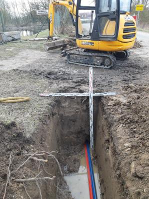 W przygranicznym, niemieckim Milmelsdorf skradziono polskim robotnikom mini koparkę JCB8018 CTS. Poszkodowani proszą o pomoc Krzysztofa Rutkowskiego!