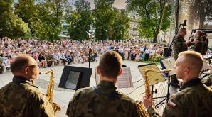 Występ żołnierzy Ośrodka Reprezentacyjnego Wojsk Obrony Terytorialnej