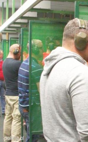 Trening piłkarzy Nawałki na strzelnicy KGP