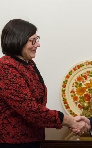 Szef MSZ Jacek Czaputowicz przyjął w poniedziałek ambasador Izraela Annę Azari