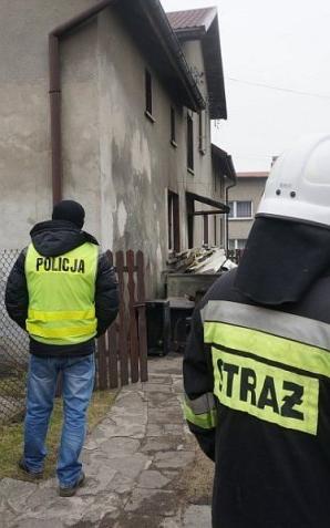 Policjanci uratowali lokatorów z pożaru