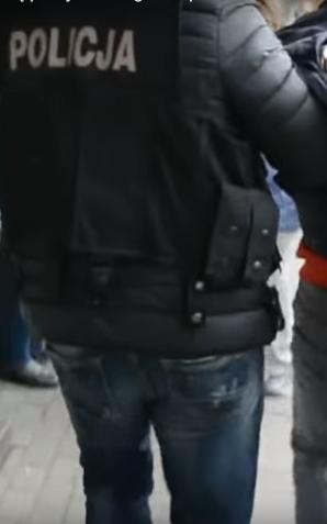 [VIDEO] Policjanci z Gdyni zatrzymali mężczyznę podejrzewanego o napaść na tle seksualnym