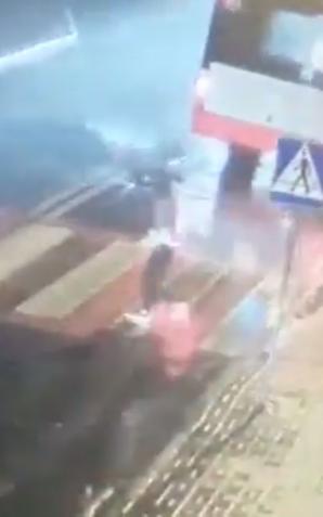 [VIDEO] Dramatyczne potrącenie 15-latki - zdarzenie zarejestrował monitoring