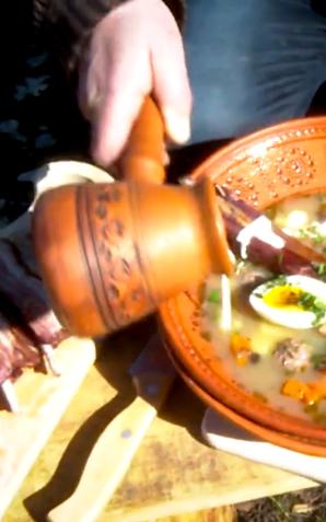 [VIDEO] Dziki żur prosto z lasu według Karola Kusa