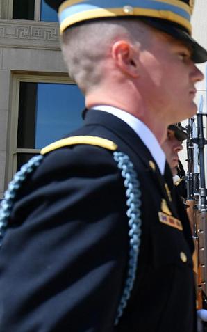 Polska i USA solidarne wobec wyzwań związanych z bezpieczeństwem - Na spotkaniu w Pentagonie omawiane były sprawy wsparcia dla Ukrainy, i m in. te, które zostaną poruszone w czerwcu br. na szczycie NATO w Madrycie