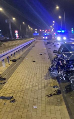 Pijany Litwin uderzył w audi ciężarówką i zbiegł z miejsca wypadku. 