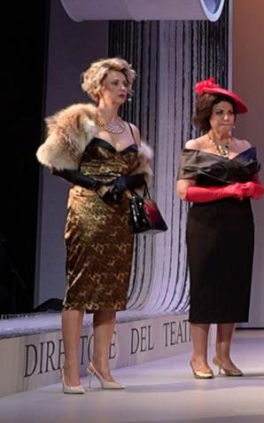 [VIDEO] W spektaklu „Dyrektor teatru” spotykają się aktorzy dramatyczni i śpiewacy operowi. Arie Mozarta sąsiadują z popularnymi włoskimi przebojami