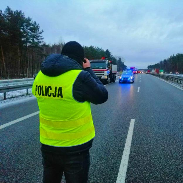 Wypadek autobusu na trasie S8. Apelujemy o ostrożność i bezpieczeństwo
