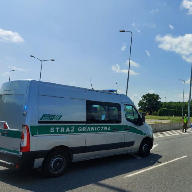 Pijany kierowca na autostradzie A1 z włoskimi tablicami rejestracyjnymi