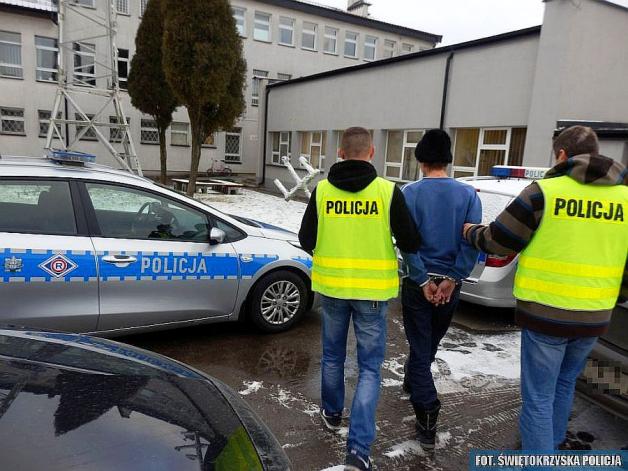 Kolędy śpiewali i ... portfel zabrali