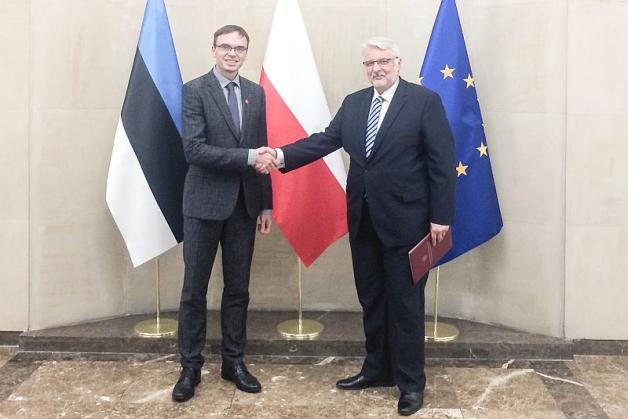 Szef dyplomacji Estonii Sven Mikser na konsultacjach w Warszawie