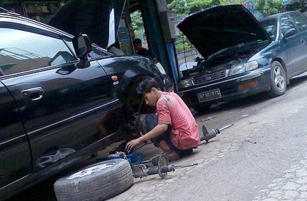 Policjanci ostrzegają przed oszustwem - na mechanika