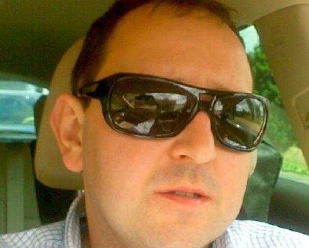 [VIDEO] Rutkowski poszukuje zaginionego 38-latka o nazwisku Paweł Ciechomski. Wiózł 1 mln 130 tys. złotych by oddać firmie Kartex i zniknął wraz z rodziną!