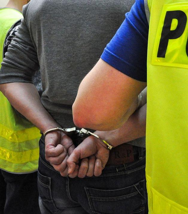 Oferował ciężarówki i maszyny warte 4 miliony złotych. Do odbiorców nigdy nie dotarły