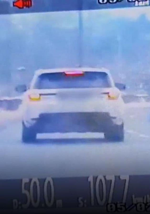 [VIDEO] Olsztyn: 107 km/h w terenie zabudowanym. Zamiast kary - policyjna eskorta do szpitala
