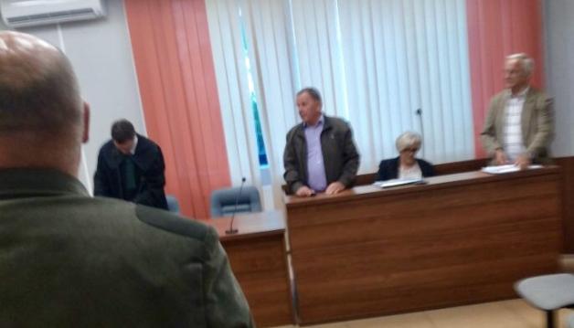 Bohaterowie na ławie oskarżonych! Społeczeństwo wspiera ich w budynku sądu! Czy mediacja z wójtem Stanisławem Cz. zakończy koszmar konfliktów i chrześcijańskie dobro wróci do Trzeszczan?