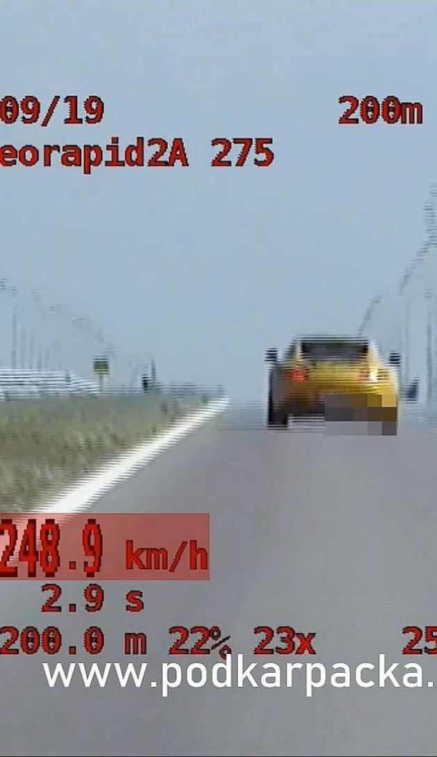 [VIDEO] Pędził z prędkością 248 km/h, został zatrzymany przez „SPEED”