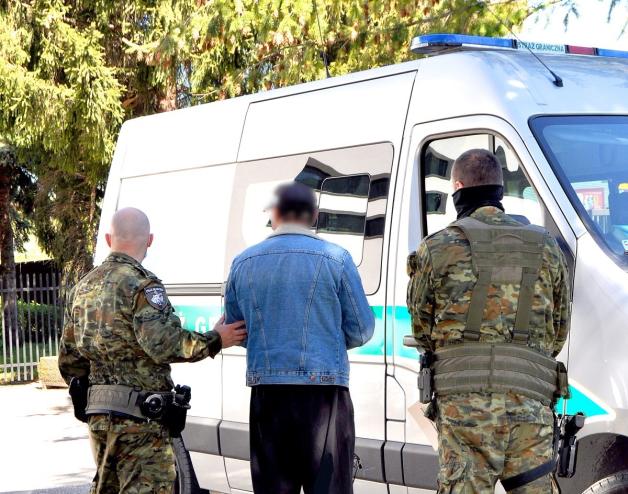 Grupa przestępcza produkowała, przemycała i rozprowadzała nielegalne wyroby akcyzowe