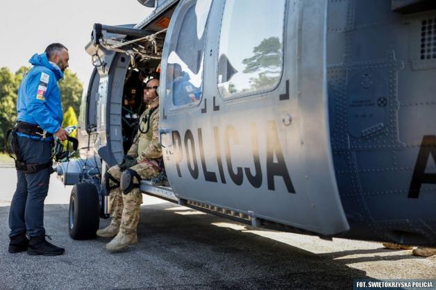 [VIDEO] Gotowi do podjęcia najtrudniejszych zadań. Black Hawk który niedawno wrócił z działań ratowniczo-gaśniczych w Turcji.