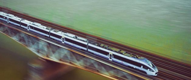 Komunikacja kolejowa dla przewozu uchodźców. Koleje z Polski, Niemiec i Czech współpracują przy przewozie uchodźców, którzy przybyli do Polski w związku z inwazją Rosji na Ukrainę