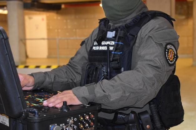 Kurier prawie zatrzymał ruch lotniczy  