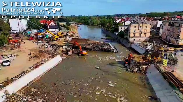 [VIDEO] Sprzątanie pozostałości mostu w Głuchołazach w ciągu DK40
